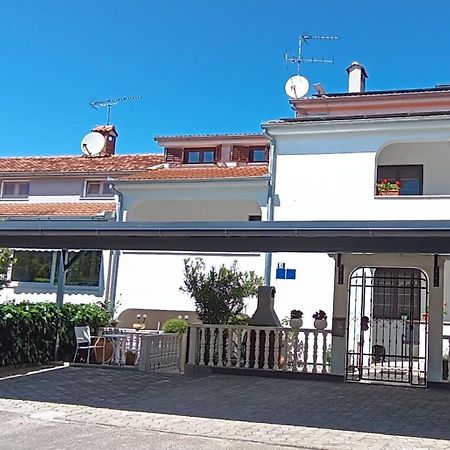 פורץ Apartments Stojakovic מראה חיצוני תמונה